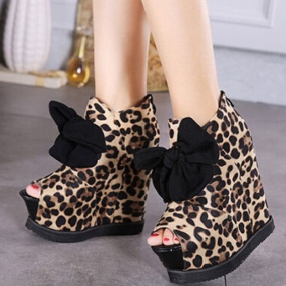 Shoes - 6 Inch Cheetah Wedges